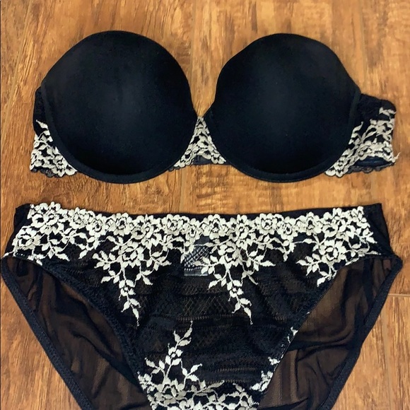 Wacoal | Embrace Lace™ Bra + Brief + Cami set - Picture 10 of 14